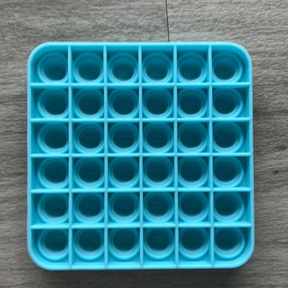 CHUCKLE AND ROAR Pop It - Picture 6 of 7